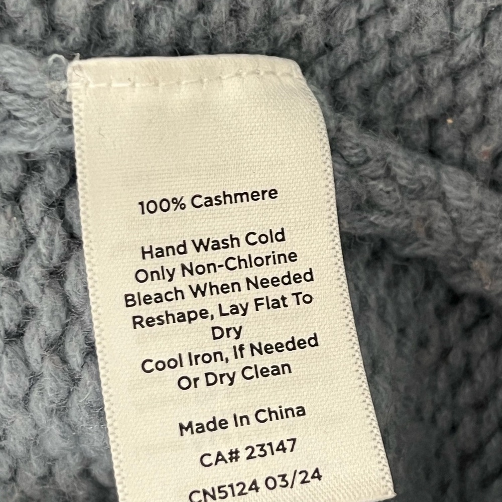Cable-Knit Cashmere Sweater - Slate Gray Blue - Picture 3 of 5